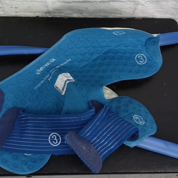 - Kodiak Breg Cold therapy polar care cube With Shoulder Pad - Picture 3 of 4